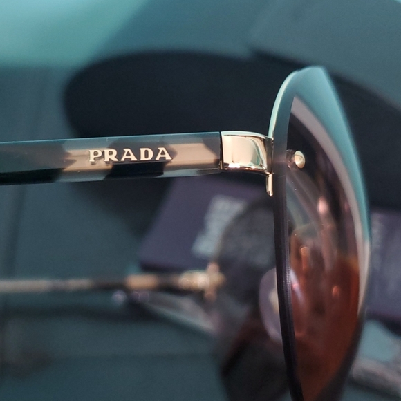 Prada Round Rimless Sunglasses - Picture 5 of 11